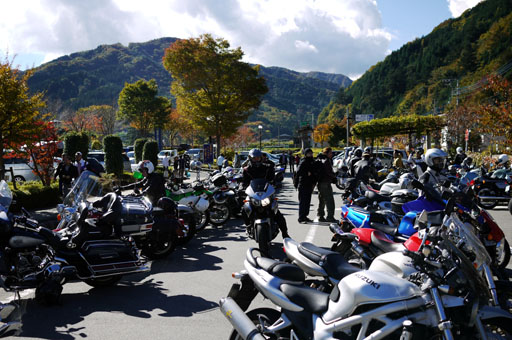 バイクがわらわらと