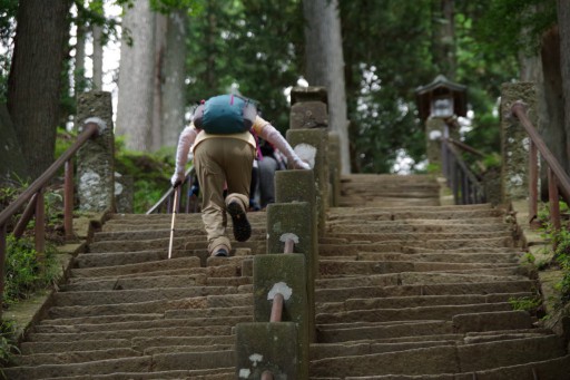 大山－阿夫利神社下社登山道入口急階段